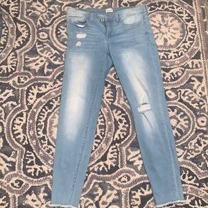 Sneak Peek Light Wash Raw Hem Ankle Jeans